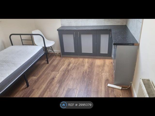 Room for rent in Higham Hill, Greater London