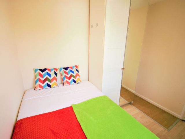Room for rent in London Borough of Ealing, Greater London