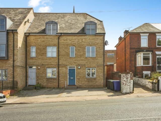Apartment for rent in Howard Estate, West Suffolk