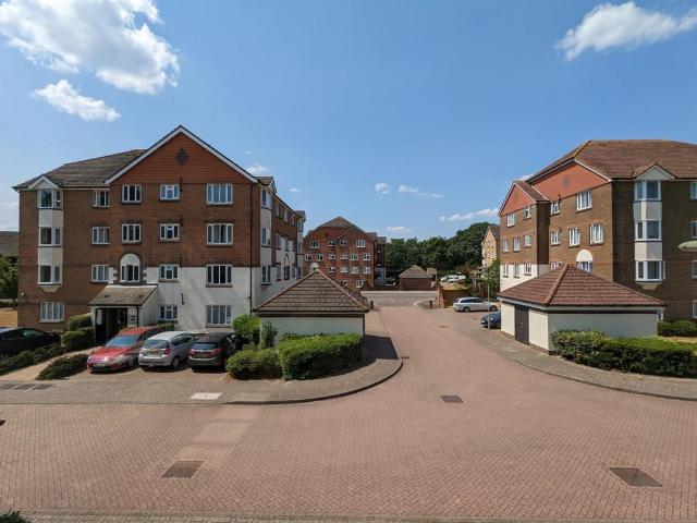 Apartment for rent in Red Hill, Surrey