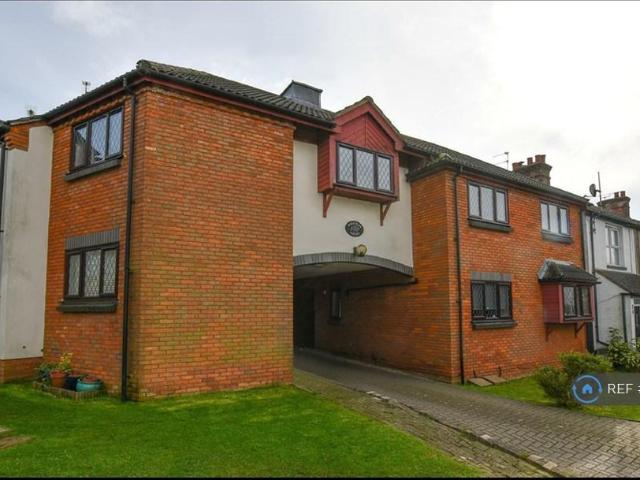 Apartment for rent in Five Acres, Hertfordshire