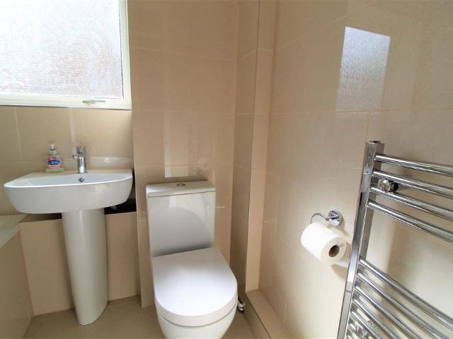 House for rent in London Borough of Croydon, Waddon