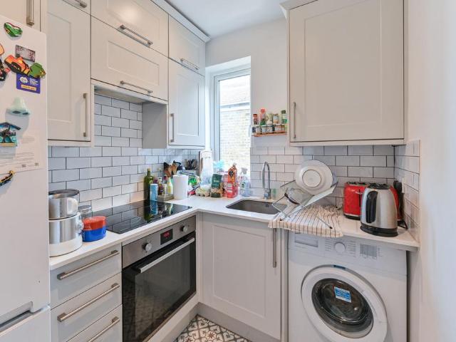 Apartment for rent in London Borough of Lewisham, Brockley