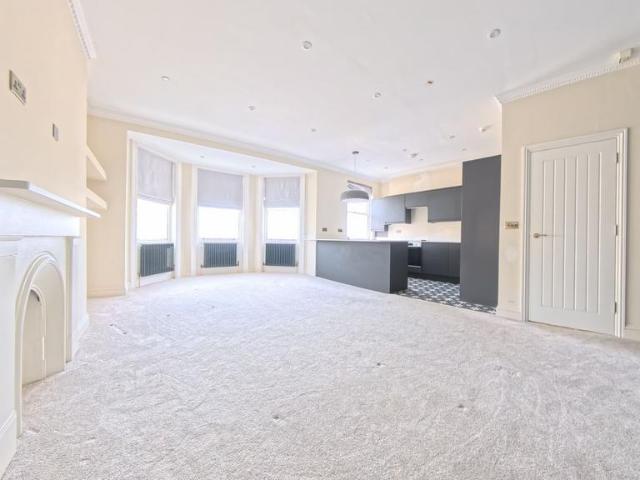 Apartment for rent in Aldrington