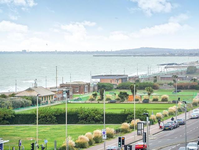Apartment for rent in Aldrington