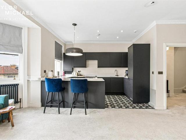 Apartment for rent in Aldrington
