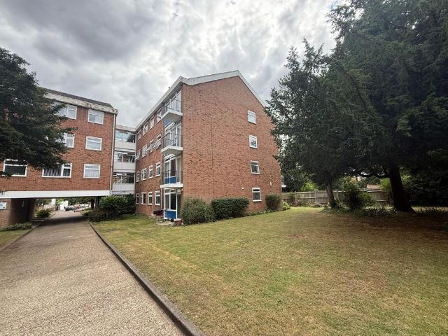 Apartment for rent in London Borough of Croydon, Waddon