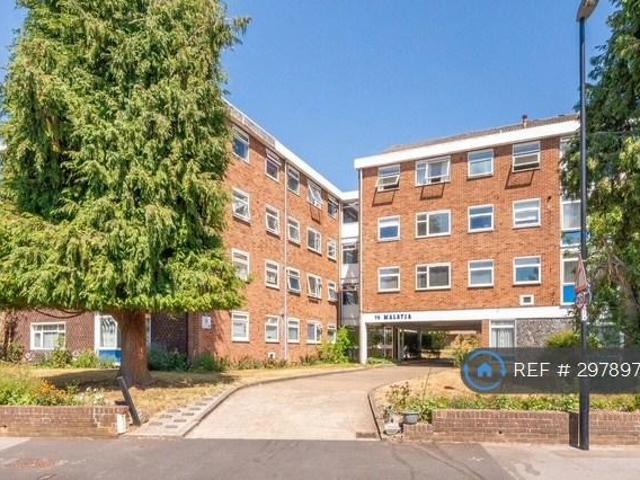 Apartment for rent in London Borough of Croydon, Waddon