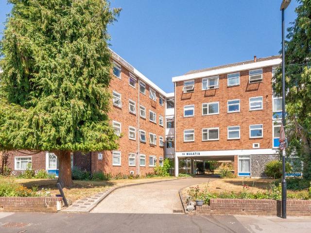 Apartment for rent in London Borough of Croydon, Waddon