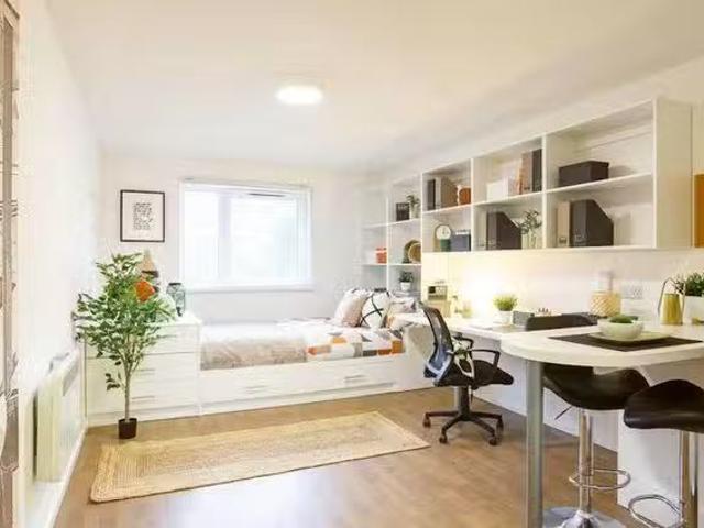 Apartment for rent in Lipson Vale, Mount Wise