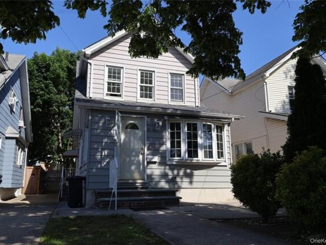 House for sale in Queens, Arverne