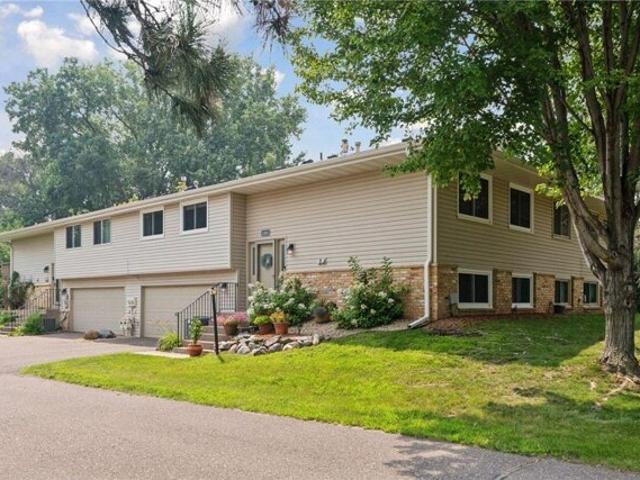 House for sale in Maple Grove House for sale in Maple Grove