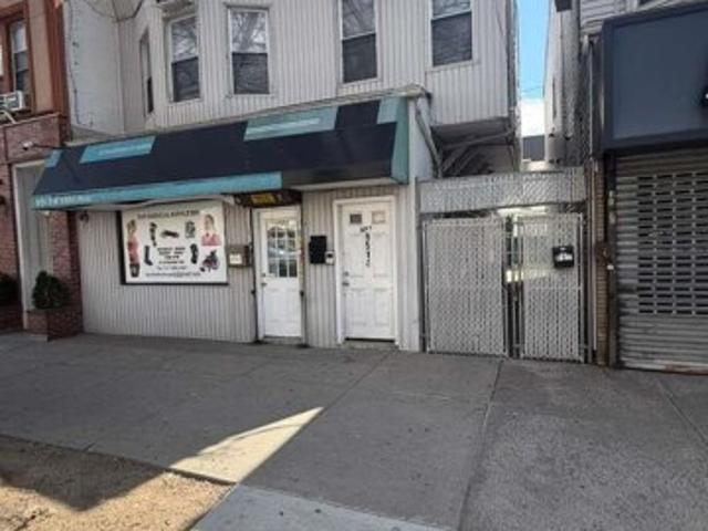 House for sale in Queens, Arverne