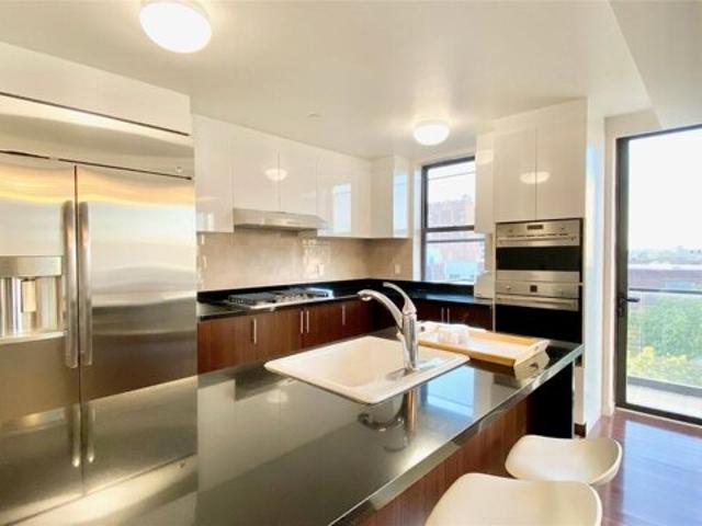 Condo for sale in Flushing