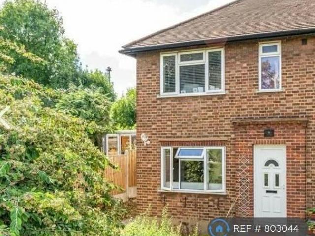 House for rent in Woodford, Greater London