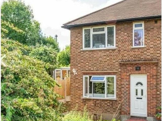 Apartment for rent in Woodford, Greater London