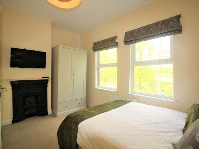 Room for rent in Newtown, Reading