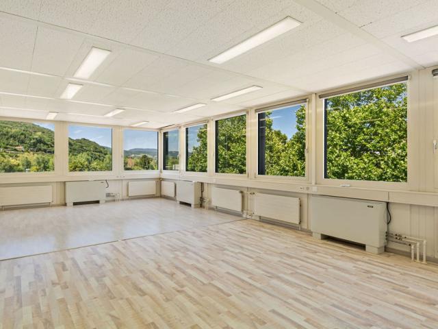 Büro mieten in La Tène