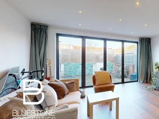 House for rent in Furzedown, Greater London