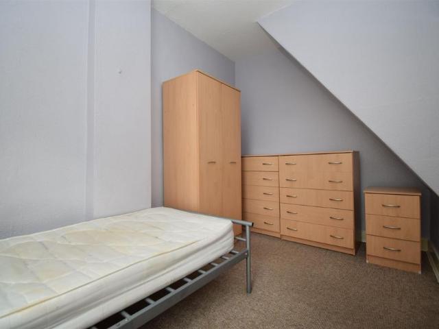 House for rent in Agbrigg, Heath