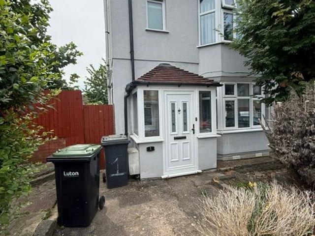 House for rent in Spring Park, Luton