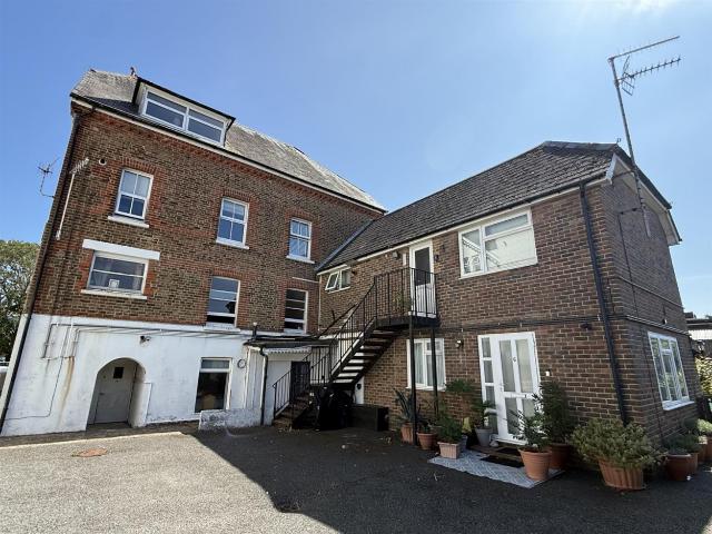 Apartment for rent in Clapham, West Sussex