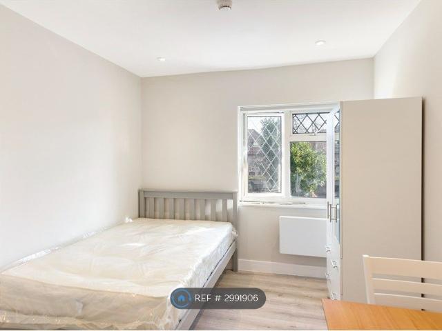 Studio for rent in Tilbury, Essex