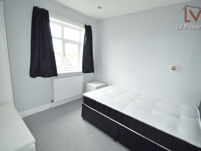 Room for rent in Beckett Park, Headingley