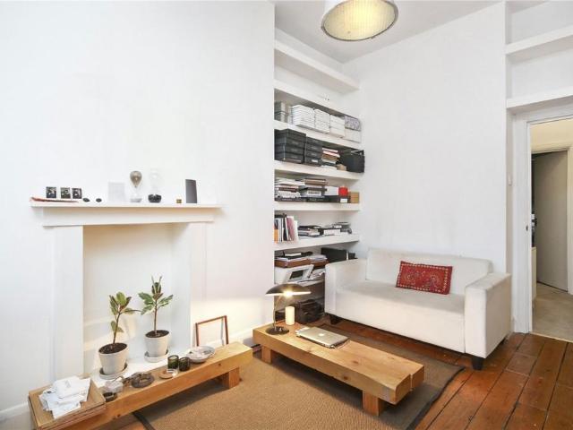 Apartment for rent in North Kensington, Greater London
