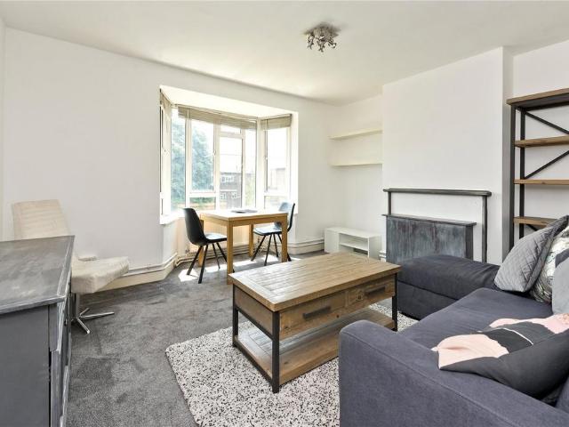 Apartment for rent in North Kensington, Greater London
