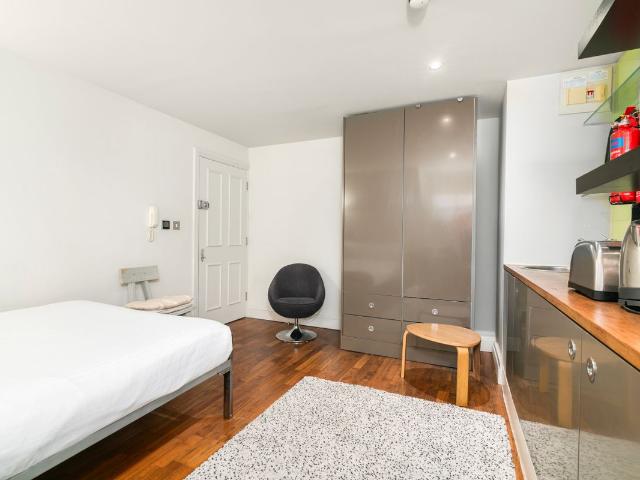 Studio for rent in North Kensington, Greater London