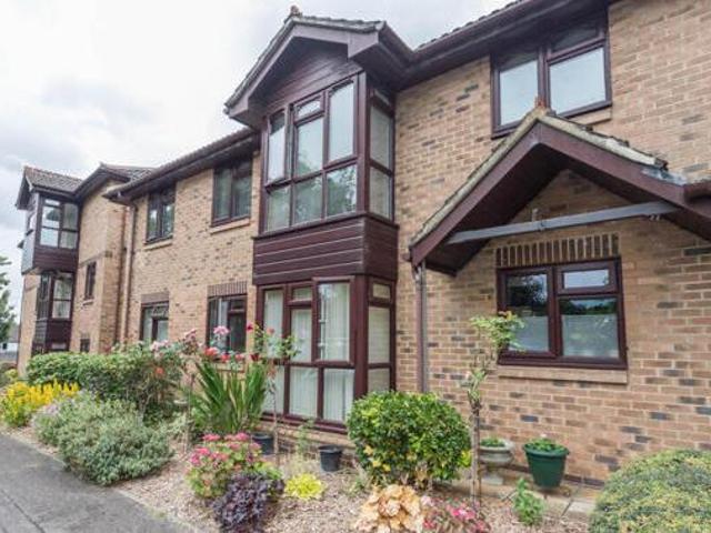 House for sale in Ascot