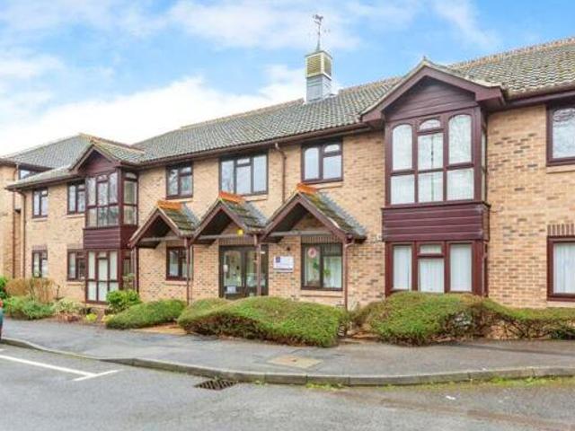 House for sale in Ascot