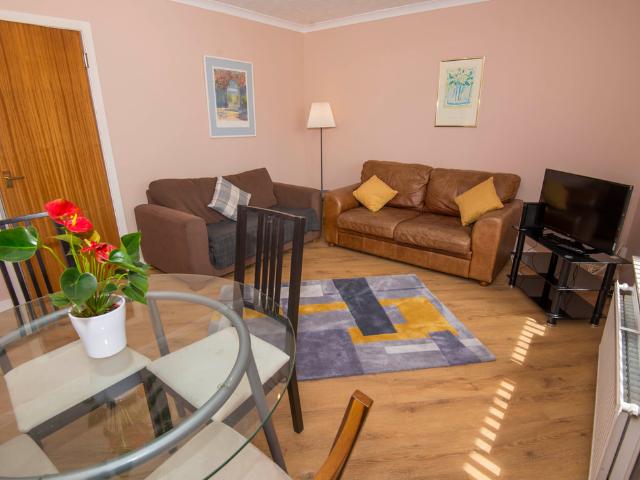 Apartment for rent in Hillside, Leith
