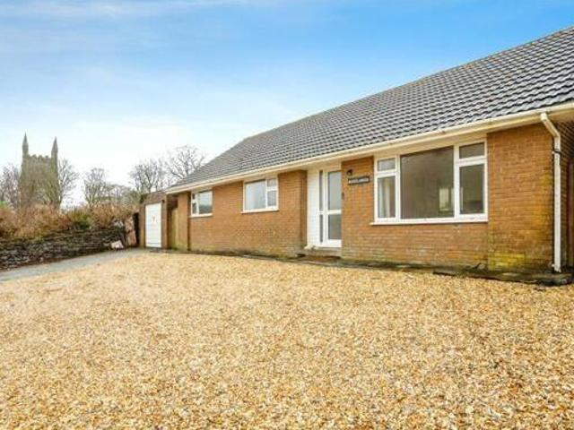 House for sale in Lamellion, Cornwall