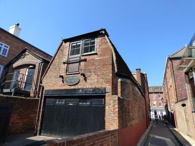 Studio for rent in The Close, Hampshire