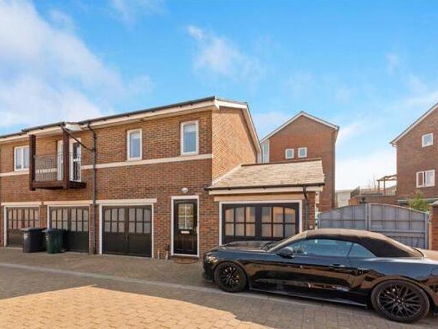 House for sale in Swanscombe and Greenhithe, Monks Orchard