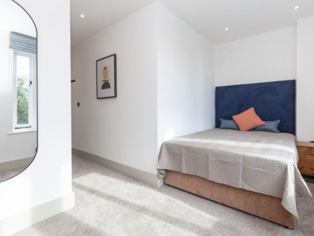 Room for rent in St Clement's, The Slade