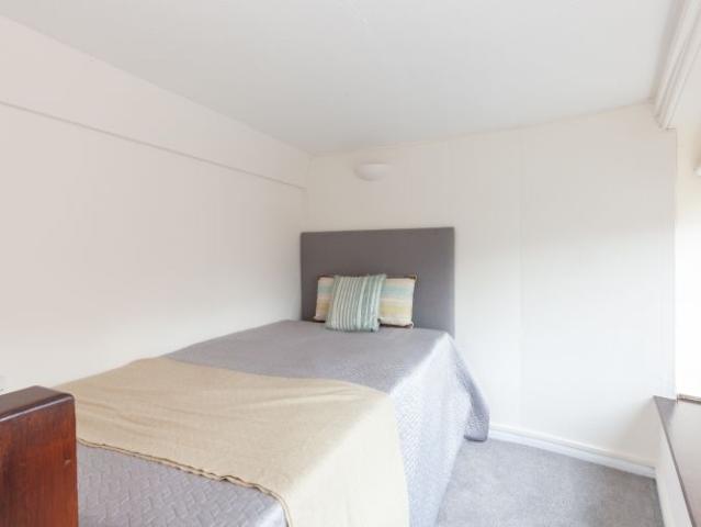 Room for rent in St Clement's, The Slade