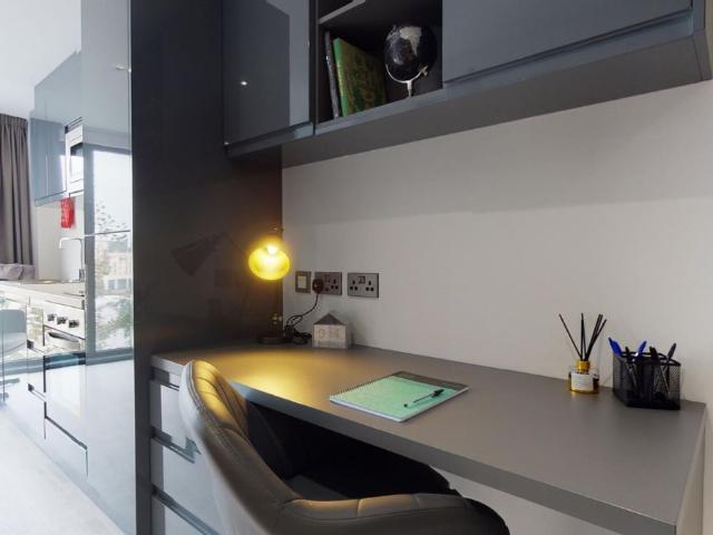 Studio for rent in Hillfields, West Midlands