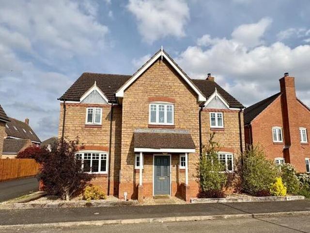 House for sale in Northampton, Northamptonshire