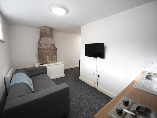 Apartment for rent in Kensington, Calderstones
