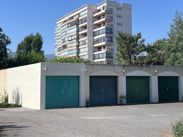 Garage vente à Céret, Saint-cyprien