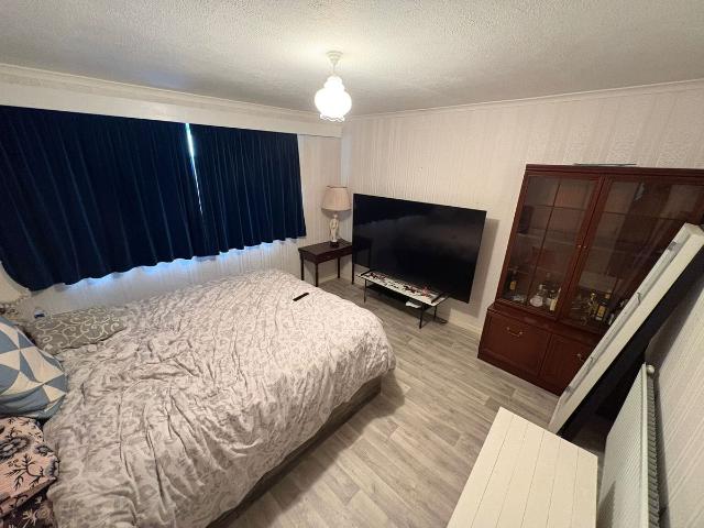 Room for rent in Cowley, Greater London