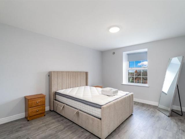 Apartment to rent in Bluebell, North Tipperary