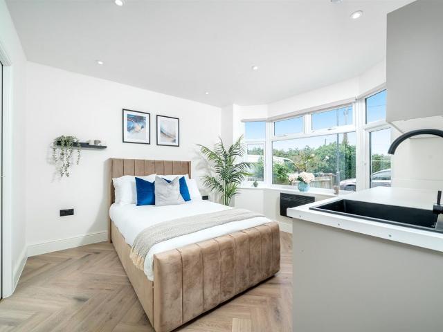 Studio for rent in South Stanmore, Greater London
