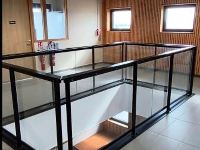 Bureau location à Les Planes, Saint-Denis-lès-Bourg