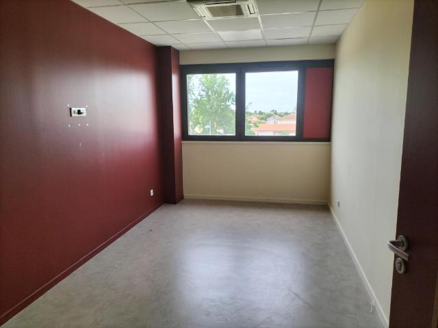 Bureau location à Bourg-en-Bresse, Saint-denis-lès-bourg