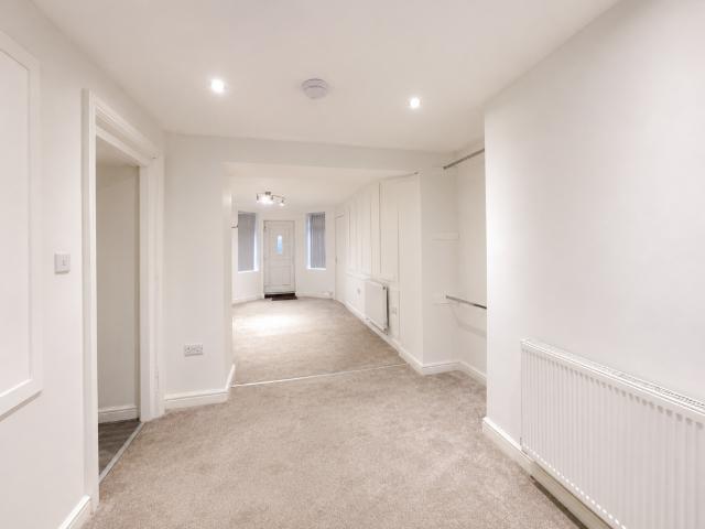 Studio for rent in Calderstones