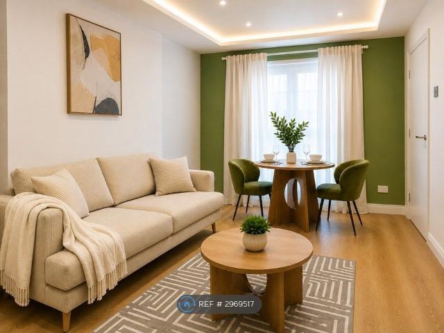 Apartment for rent in London Borough of Ealing, Park Royal